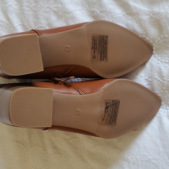 NWOB Brown faux leather boots - Picture 2 of 4